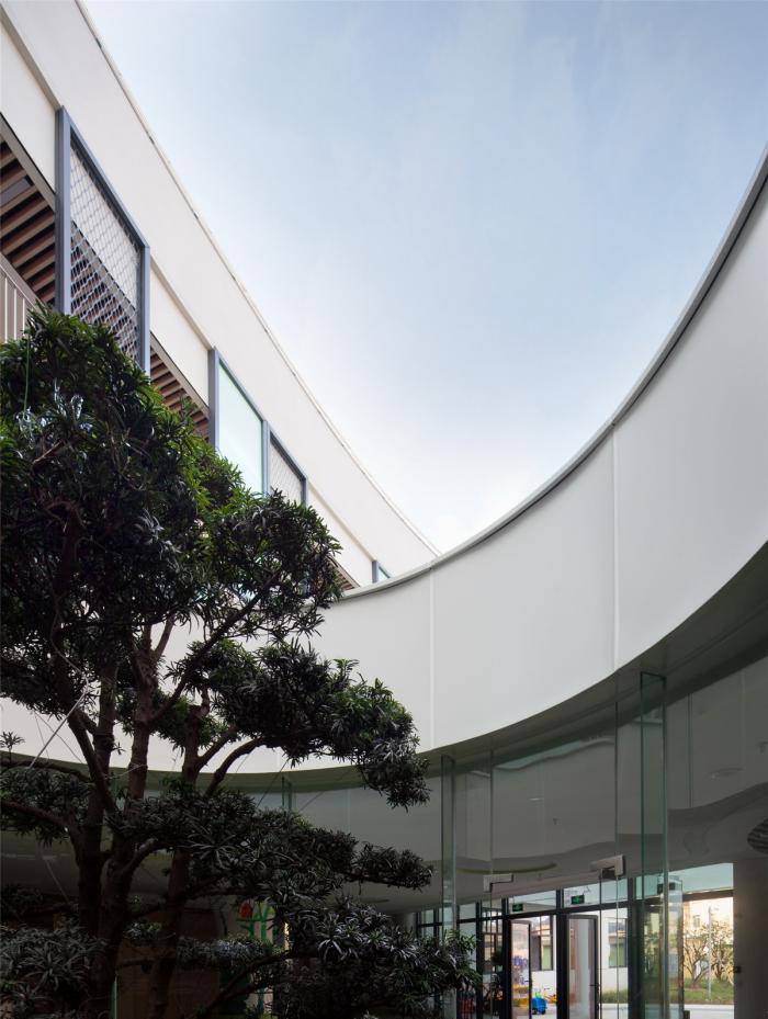 BIM建筑|一只静躺于海边的“海螺城堡”:大孚双语幼儿园 / 上海思序建筑规划设计 BIM建筑|一只静躺于海边的“海螺城堡”:大孚双语幼儿园 / 上海思序建筑规划设计