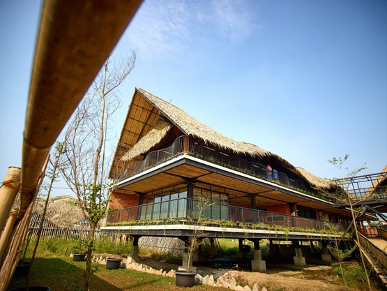 BIM建筑|印尼建造锯齿形茅草屋顶学校 BIM建筑|印尼建造锯齿形茅草屋顶学校