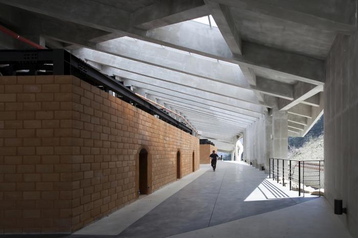 BIM建筑|混凝土几何架构而成的“游戏工具”:上东木炭桑拿屋 / studio_suspicion BIM建筑|混凝土几何架构而成的“游戏工具”:上东木炭桑拿屋 / studio_suspicion