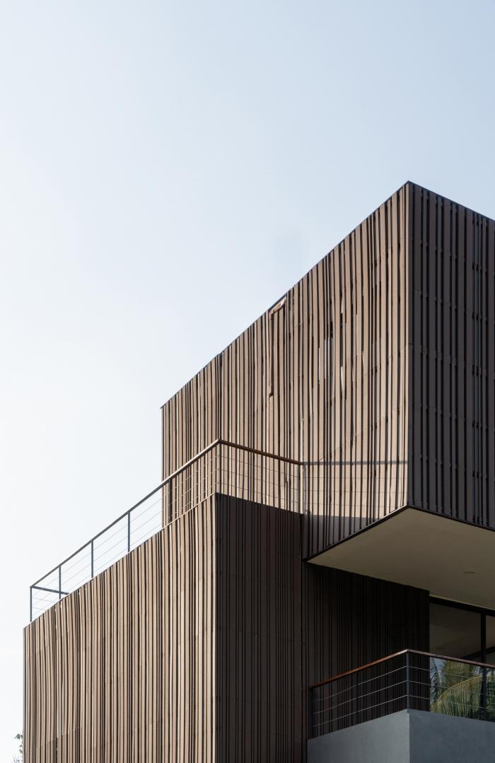 BIM建筑|群山环抱中的雕塑:MHS住宅 / ASWA BIM建筑|群山环抱中的雕塑:MHS住宅 / ASWA