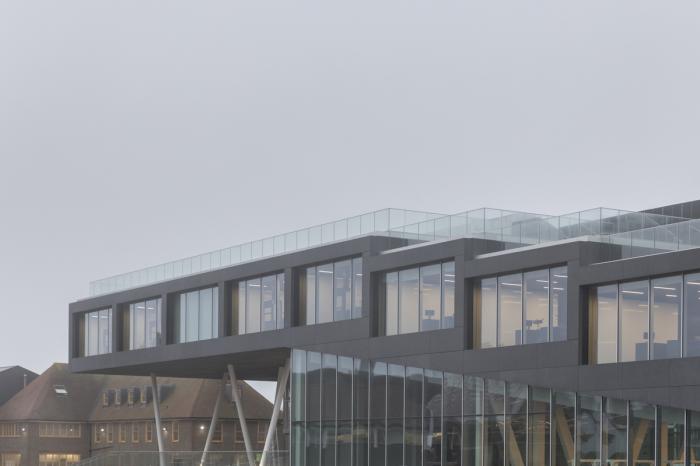 BIM建筑|体育与科学精神的碰撞:布莱顿学院 / OMA BIM建筑|体育与科学精神的碰撞:布莱顿学院 / OMA