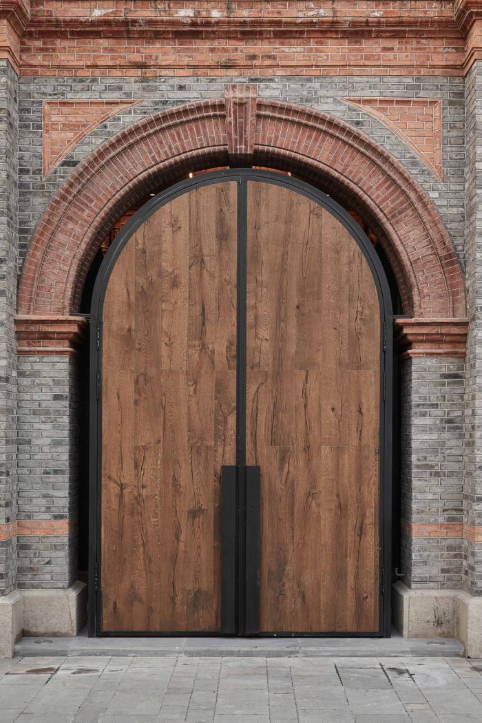 BIM建筑|当时间与温度交织于空间——CHARCOHOL巧客餐厅与鸡尾酒吧 / 八荒设计 BIM建筑|当时间与温度交织于空间——CHARCOHOL巧客餐厅与鸡尾酒吧 / 八荒设计