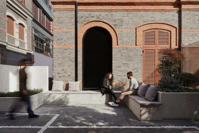 BIM建筑|当时间与温度交织于空间——CHARCOHOL巧客餐厅与鸡尾酒吧 / 八荒设计 BIM建筑|当时间与温度交织于空间——CHARCOHOL巧客餐厅与鸡尾酒吧 / 八荒设计