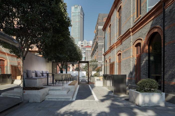 BIM建筑|当时间与温度交织于空间——CHARCOHOL巧客餐厅与鸡尾酒吧 / 八荒设计 BIM建筑|当时间与温度交织于空间——CHARCOHOL巧客餐厅与鸡尾酒吧 / 八荒设计