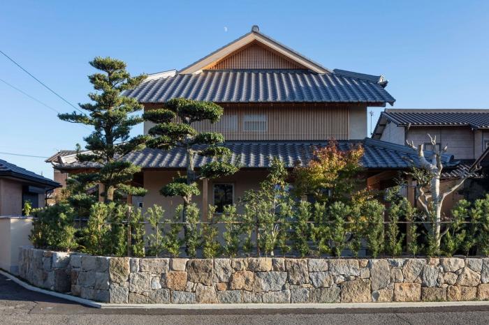 BIM建筑|质朴的静修居所——多度津町私宅 / 奥野崇建筑设计事务所 BIM建筑|质朴的静修居所——多度津町私宅 / 奥野崇建筑设计事务所
