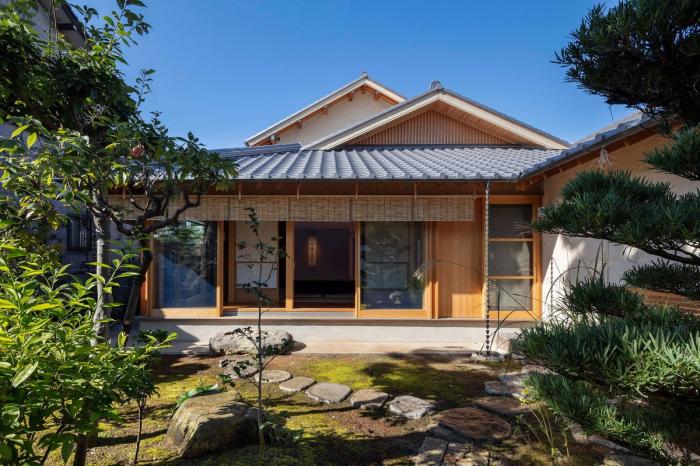 BIM建筑|质朴的静修居所——多度津町私宅 / 奥野崇建筑设计事务所 BIM建筑|质朴的静修居所——多度津町私宅 / 奥野崇建筑设计事务所