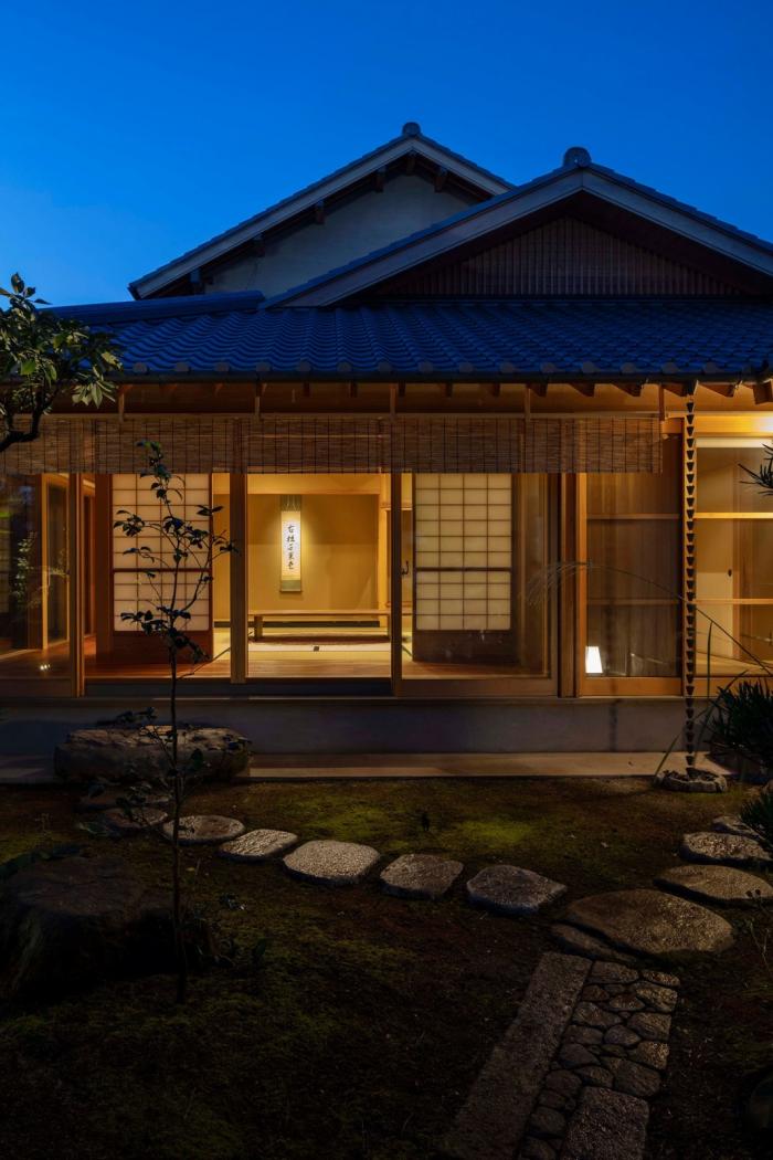 BIM建筑|质朴的静修居所——多度津町私宅 / 奥野崇建筑设计事务所 BIM建筑|质朴的静修居所——多度津町私宅 / 奥野崇建筑设计事务所