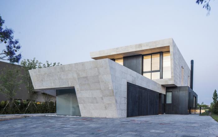 BIM建筑|温暖纯粹的解构:大理石住宅 / OON Architecture BIM建筑|温暖纯粹的解构:大理石住宅 / OON Architecture