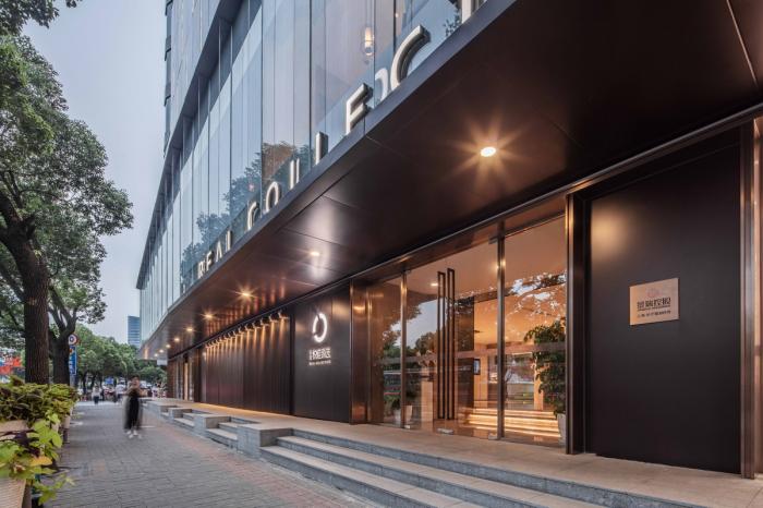 BIM建筑|上海景瑞悦樘臻选(中山公园店)改造实录 / 上海成执建筑设计 BIM建筑|上海景瑞悦樘臻选(中山公园店)改造实录 / 上海成执建筑设计