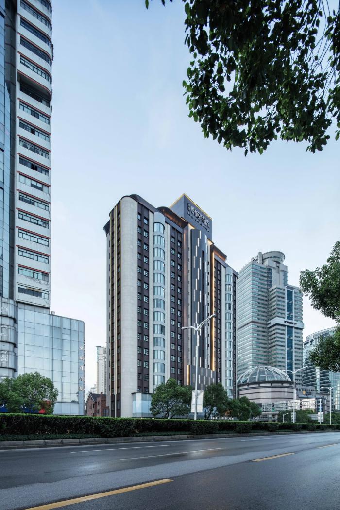 BIM建筑|上海景瑞悦樘臻选(中山公园店)改造实录 / 上海成执建筑设计 BIM建筑|上海景瑞悦樘臻选(中山公园店)改造实录 / 上海成执建筑设计