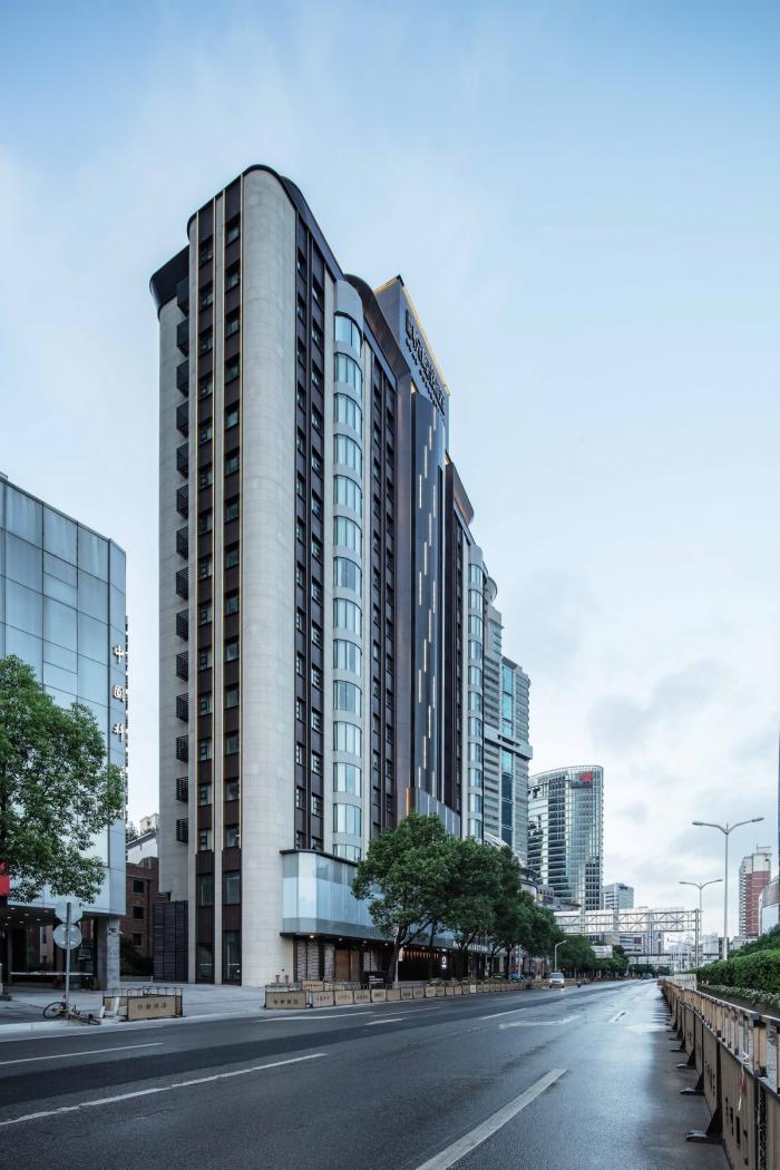 BIM建筑|上海景瑞悦樘臻选(中山公园店)改造实录 / 上海成执建筑设计 BIM建筑|上海景瑞悦樘臻选(中山公园店)改造实录 / 上海成执建筑设计