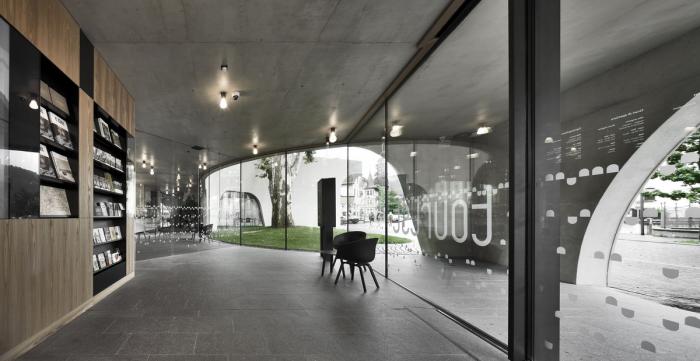 BIM建筑|融合古典,调皮地飞动——环抱老树的游客中心 / MoDusArchitects BIM建筑|融合古典,调皮地飞动——环抱老树的游客中心 / MoDusArchitects