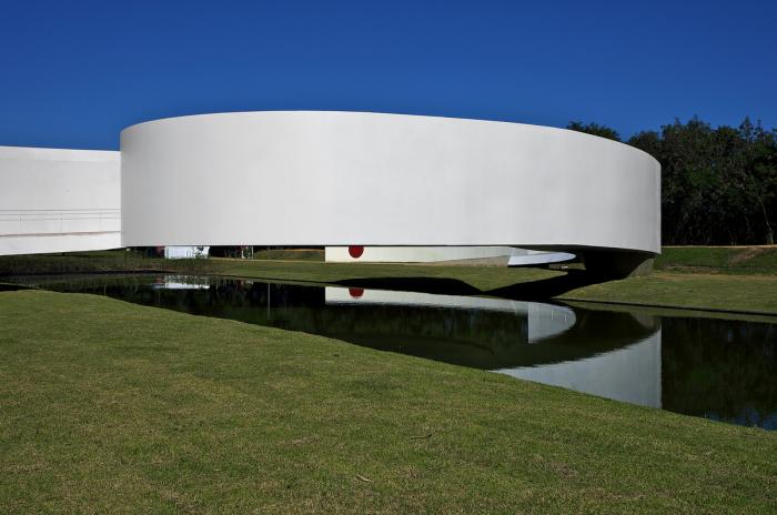 BIM建筑|宛如一条飘逸的纯白丝带:日本移民博物馆 / Gustavo Penna BIM建筑|宛如一条飘逸的纯白丝带:日本移民博物馆 / Gustavo Penna