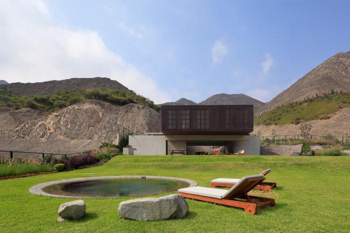 BIM建筑|山野乡村的有机住宅——“木盒之下” / Martin Dulanto Arquitecto BIM建筑|山野乡村的有机住宅——“木盒之下” / Martin Dulanto Arquitecto