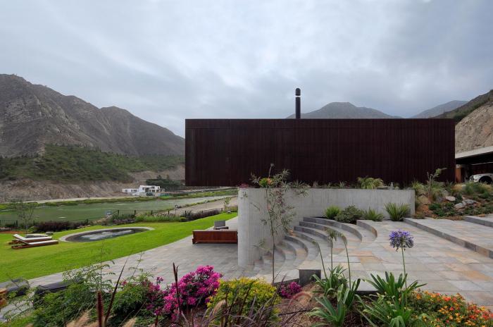 BIM建筑|山野乡村的有机住宅——“木盒之下” / Martin Dulanto Arquitecto BIM建筑|山野乡村的有机住宅——“木盒之下” / Martin Dulanto Arquitecto