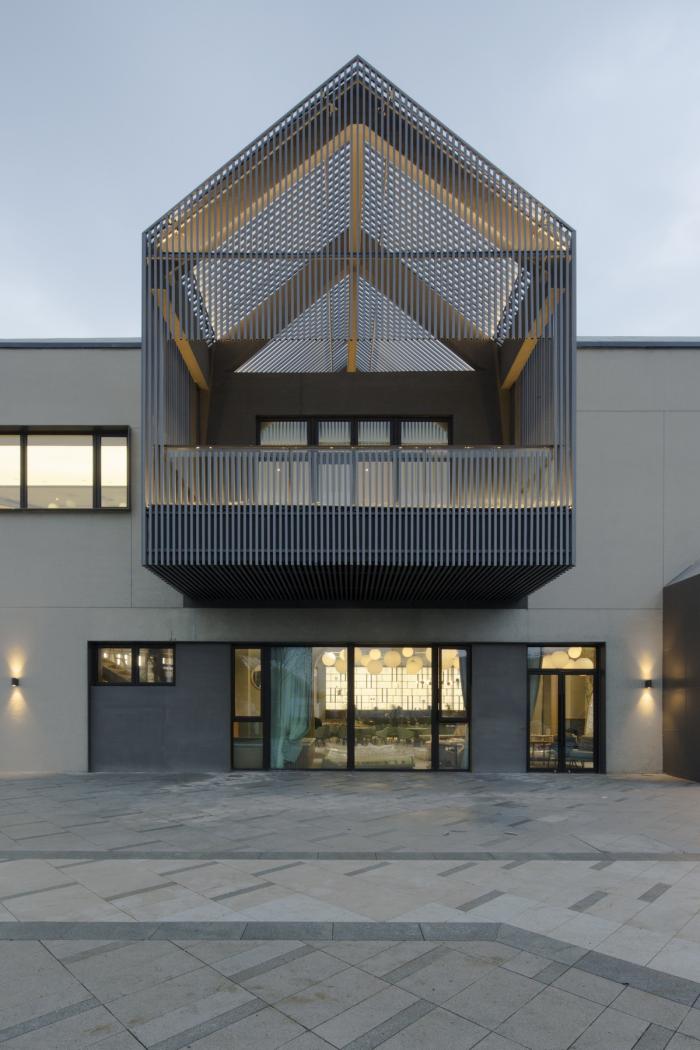 BIM建筑|儿童画符号的抽象表达:台州•旭辉府 / 天华建筑设计2A所 BIM建筑|儿童画符号的抽象表达:台州•旭辉府 / 天华建筑设计2A所