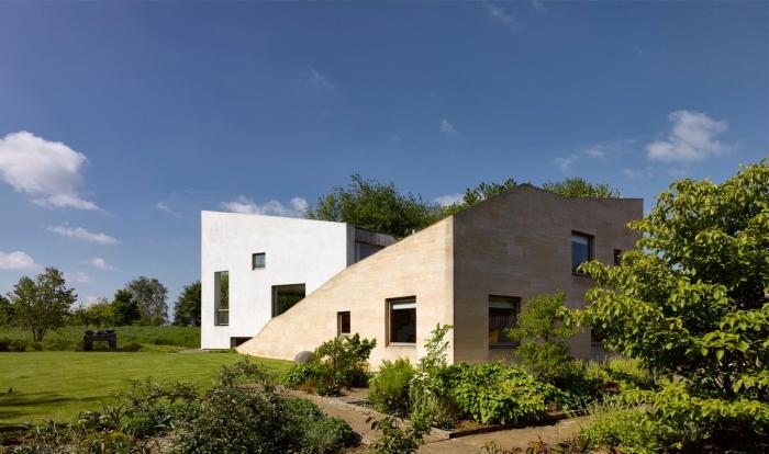BIM建筑|乡村风景里的双人舞:英国景天草住宅 / Featherstone Young BIM建筑|乡村风景里的双人舞:英国景天草住宅 / Featherstone Young
