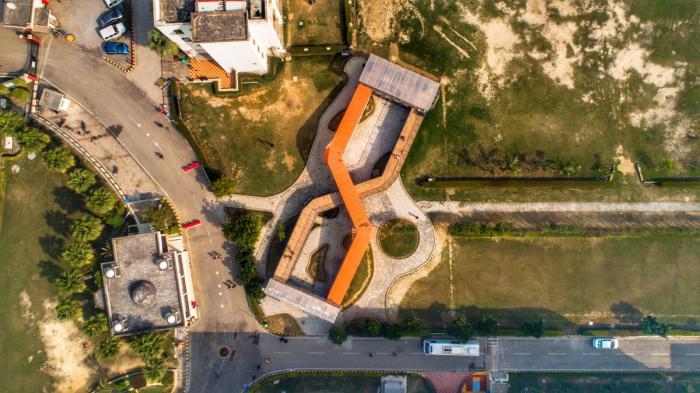 BIM建筑|无穷符号“∞”:大诺伊达咖啡吧兼学生中心 / RJDL BIM建筑|无穷符号“∞”:大诺伊达咖啡吧兼学生中心 / RJDL