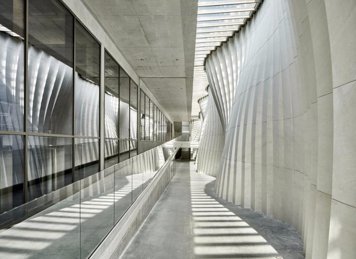 BIM建筑|柔软起伏的白色波浪:德拉斯兄弟酒庄 BIM建筑|柔软起伏的白色波浪:德拉斯兄弟酒庄