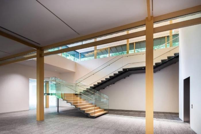 BIM建筑|如飘零落叶,消隐于森林中:日本明治神宫博物馆 / 隈研吾建筑都市设计事务所 BIM建筑|如飘零落叶,消隐于森林中:日本明治神宫博物馆 / 隈研吾建筑都市设计事务所