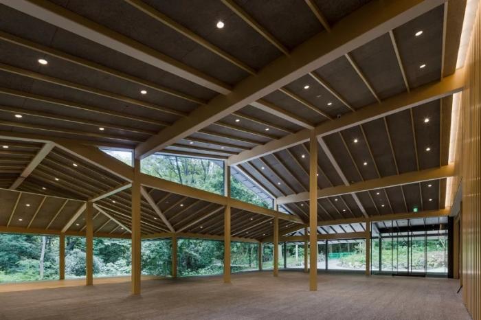 BIM建筑|如飘零落叶,消隐于森林中:日本明治神宫博物馆 / 隈研吾建筑都市设计事务所 BIM建筑|如飘零落叶,消隐于森林中:日本明治神宫博物馆 / 隈研吾建筑都市设计事务所