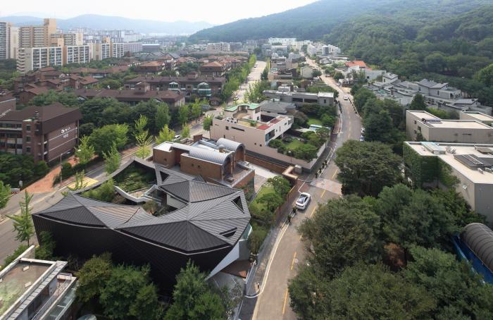 BIM建筑|动态绵延,自成一座山脉:韩国“四合院” / IROJE KHM Architects BIM建筑|动态绵延,自成一座山脉:韩国“四合院” / IROJE KHM Architects