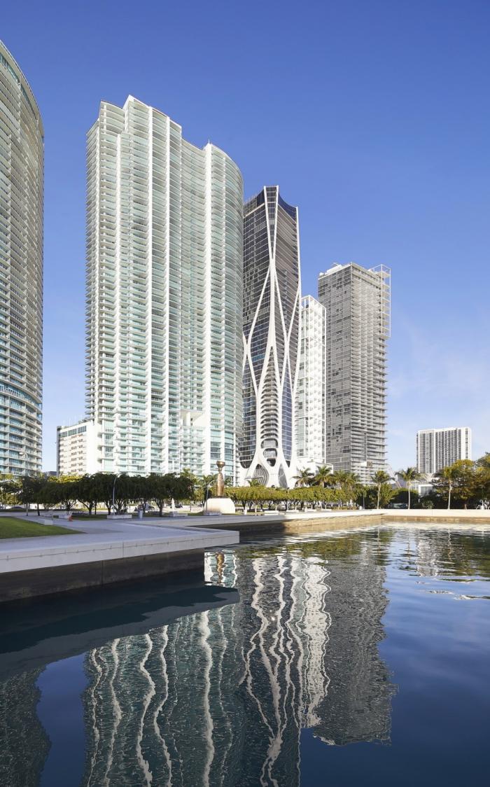 BIM建筑|一部宏大的空间史诗:迈阿密千号馆豪华公寓’ / 扎哈·哈迪德建筑事务所 BIM建筑|一部宏大的空间史诗:迈阿密千号馆豪华公寓’ / 扎哈·哈迪德建筑事务所