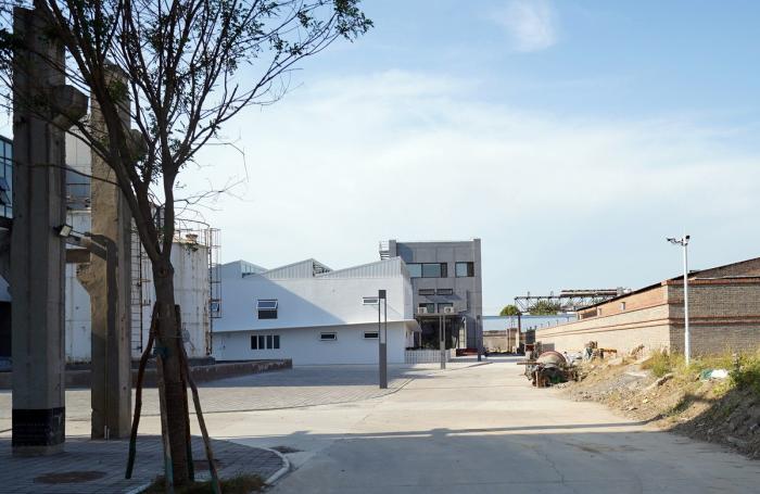 BIM建筑|“简易改造”:精炼元素的空间意义 / 合木建筑新工作室 BIM建筑|“简易改造”:精炼元素的空间意义 / 合木建筑新工作室
