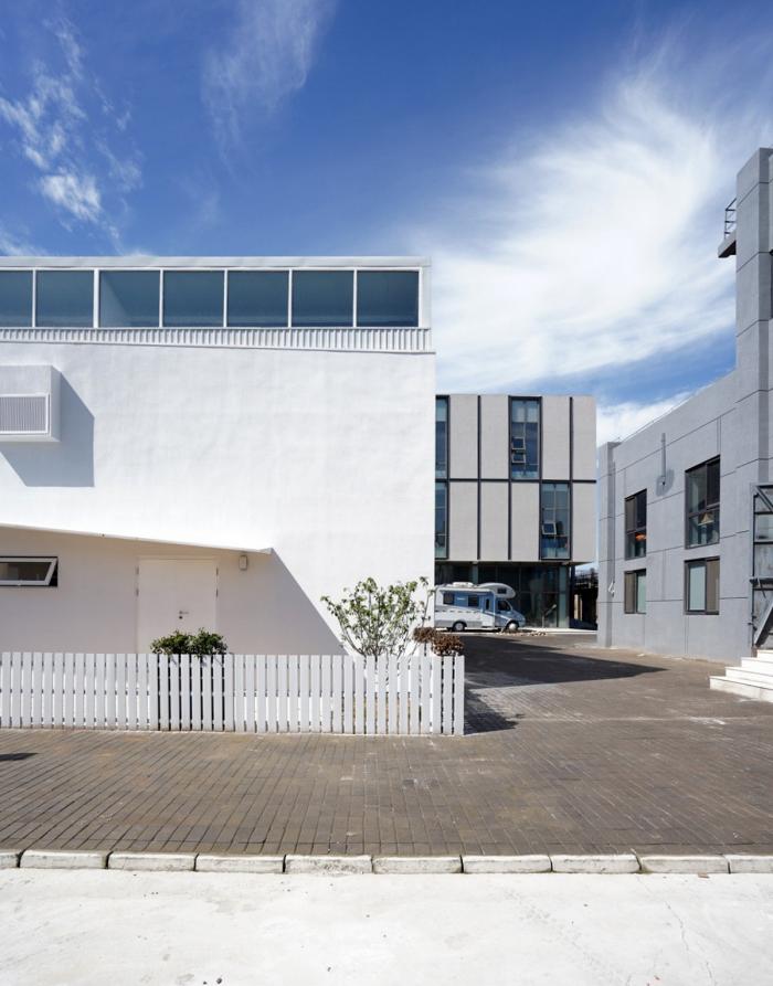 BIM建筑|“简易改造”:精炼元素的空间意义 / 合木建筑新工作室 BIM建筑|“简易改造”:精炼元素的空间意义 / 合木建筑新工作室