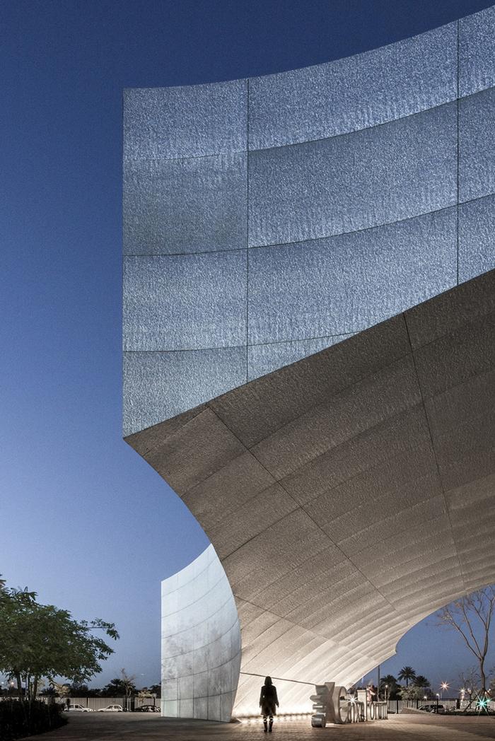 BIM建筑|被“掏空”舞动的雕塑:塞维利亚新文化中心 / Vázquez Consuegra BIM建筑|被“掏空”舞动的雕塑:塞维利亚新文化中心 / Vázquez Consuegra