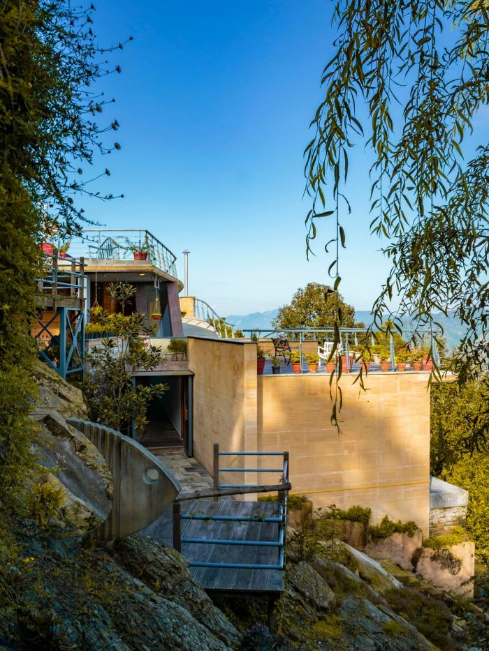 BIM建筑|粗野之中,宁静地消隐,喜马拉雅山间坡道小屋 / Ant Studio BIM建筑|粗野之中,宁静地消隐,喜马拉雅山间坡道小屋 / Ant Studio