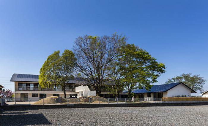 BIM建筑|儿童画里的木屋乐园,MRN幼儿园 / HIBINOSEKKEI +日比野设计 BIM建筑|儿童画里的木屋乐园,MRN幼儿园 / HIBINOSEKKEI +日比野设计