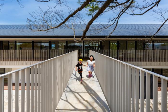 BIM建筑|儿童画里的木屋乐园,MRN幼儿园 / HIBINOSEKKEI +日比野设计 BIM建筑|儿童画里的木屋乐园,MRN幼儿园 / HIBINOSEKKEI +日比野设计