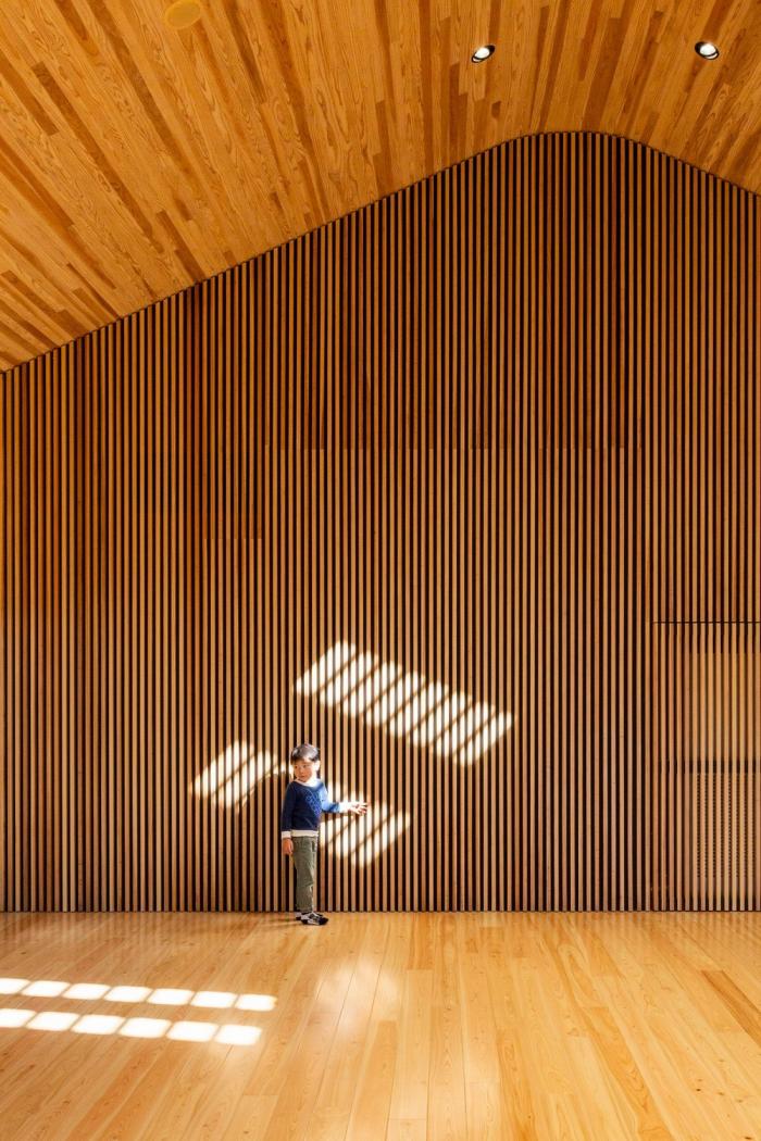 BIM建筑|儿童画里的木屋乐园,MRN幼儿园 / HIBINOSEKKEI +日比野设计 BIM建筑|儿童画里的木屋乐园,MRN幼儿园 / HIBINOSEKKEI +日比野设计