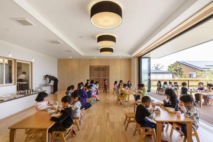 BIM建筑|儿童画里的木屋乐园,MRN幼儿园 / HIBINOSEKKEI +日比野设计 BIM建筑|儿童画里的木屋乐园,MRN幼儿园 / HIBINOSEKKEI +日比野设计
