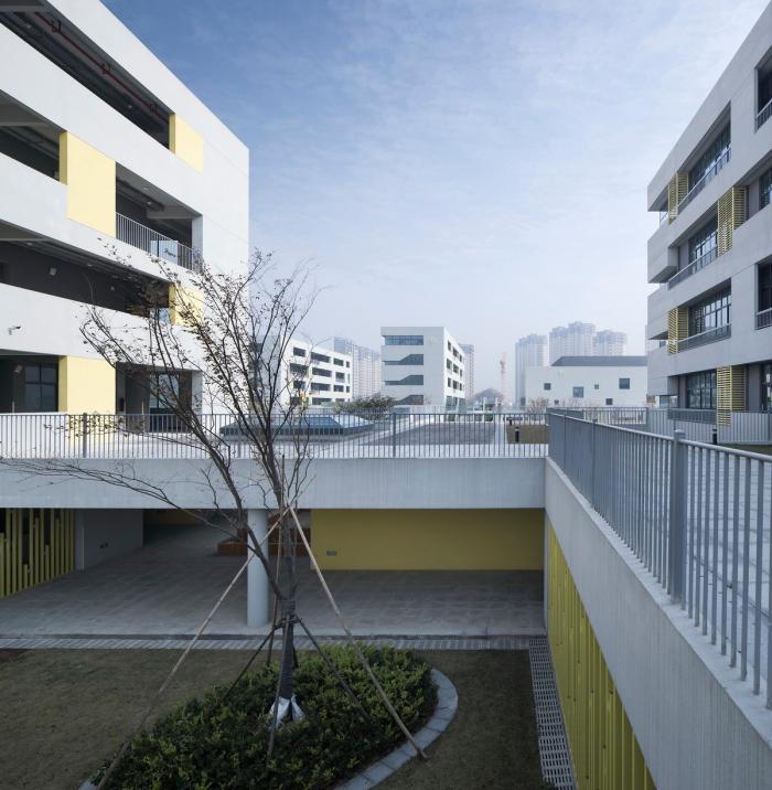 BIM建筑|小河弯弯,愉快嬉戏的童年——宁波杭州湾滨海小学 / 浙江大学建筑设计研究院 BIM建筑|小河弯弯,愉快嬉戏的童年——宁波杭州湾滨海小学 / 浙江大学建筑设计研究院