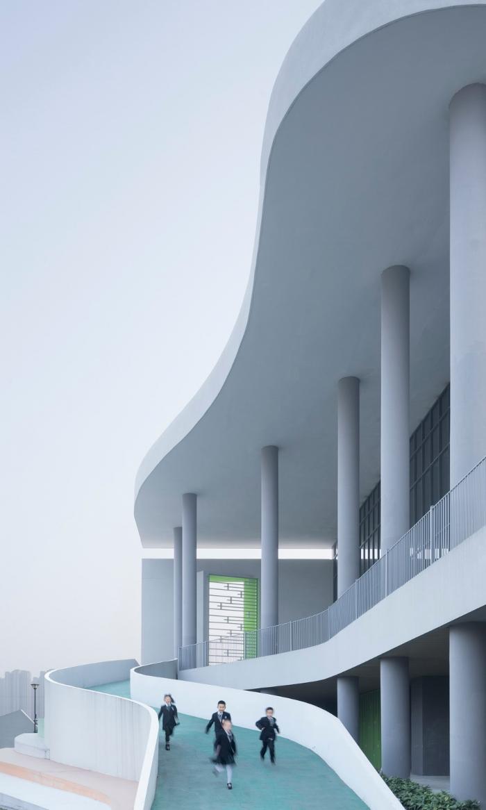 BIM建筑|小河弯弯,愉快嬉戏的童年——宁波杭州湾滨海小学 / 浙江大学建筑设计研究院 BIM建筑|小河弯弯,愉快嬉戏的童年——宁波杭州湾滨海小学 / 浙江大学建筑设计研究院