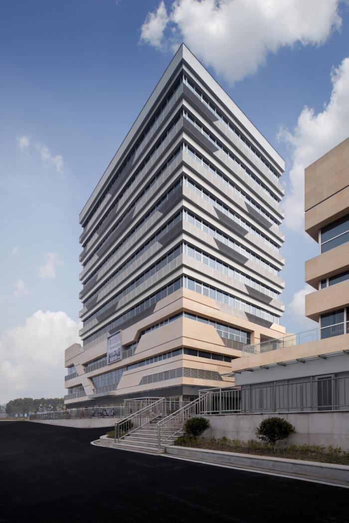 BIM建筑|极速车王的起点——天益国际汽车城 / 三益建筑设计 BIM建筑|极速车王的起点——天益国际汽车城 / 三益建筑设计