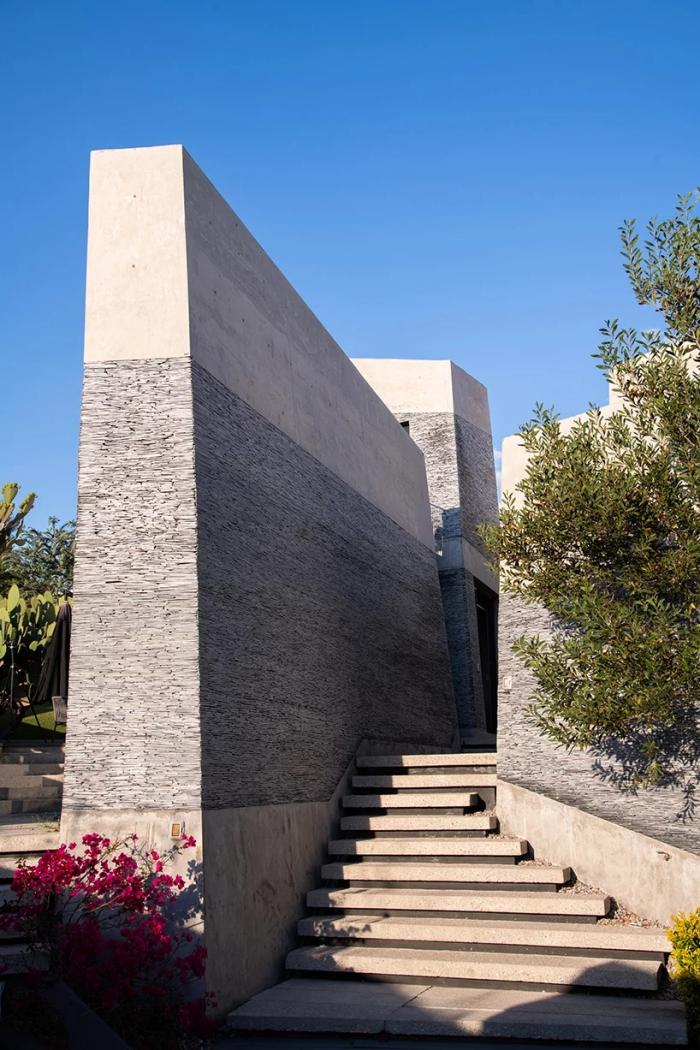 BIM建筑|一簇互相对望的“岩石”集群——Amanali住宅 / Rojkind Arquitectos BIM建筑|一簇互相对望的“岩石”集群——Amanali住宅 / Rojkind Arquitectos