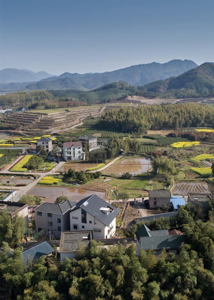 BIM建筑|乡居倒影——龙游后山头28号宅 / 中国美术学院风景建筑设计研究总院 BIM建筑|乡居倒影——龙游后山头28号宅 / 中国美术学院风景建筑设计研究总院