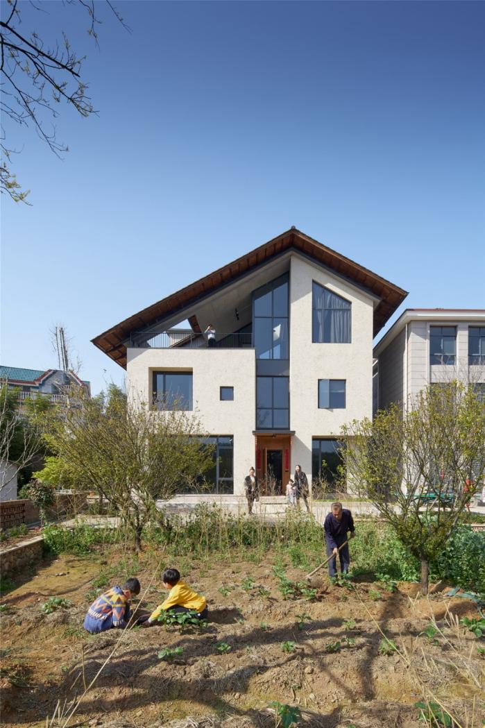 BIM建筑|乡居倒影——龙游后山头28号宅 / 中国美术学院风景建筑设计研究总院 BIM建筑|乡居倒影——龙游后山头28号宅 / 中国美术学院风景建筑设计研究总院