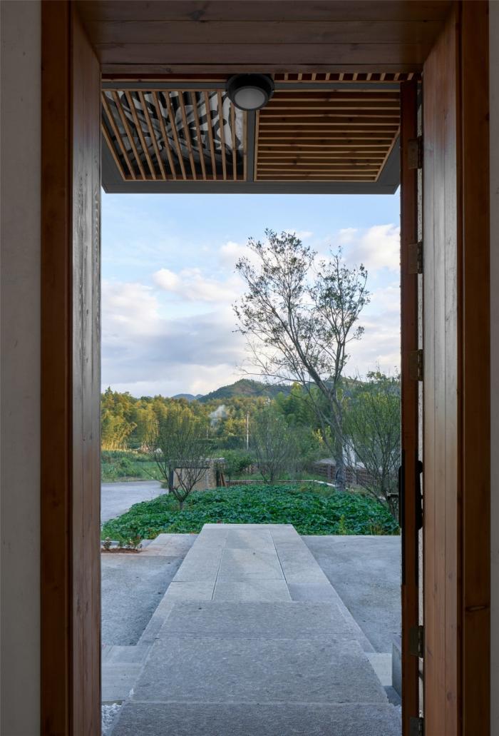 BIM建筑|乡居倒影——龙游后山头28号宅 / 中国美术学院风景建筑设计研究总院 BIM建筑|乡居倒影——龙游后山头28号宅 / 中国美术学院风景建筑设计研究总院