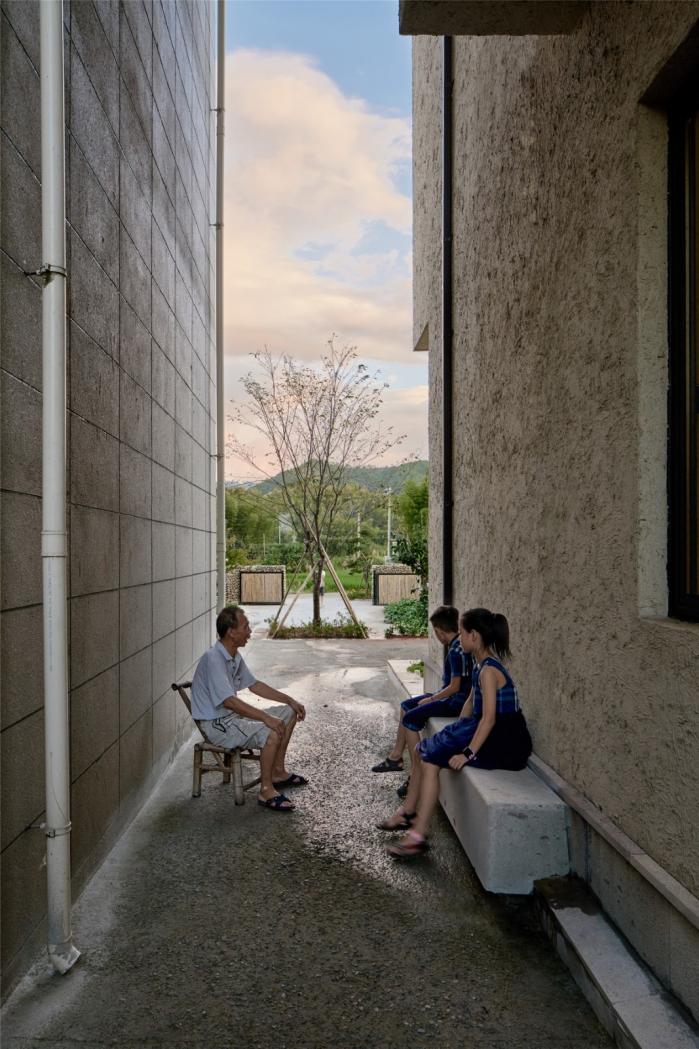 BIM建筑|乡居倒影——龙游后山头28号宅 / 中国美术学院风景建筑设计研究总院 BIM建筑|乡居倒影——龙游后山头28号宅 / 中国美术学院风景建筑设计研究总院