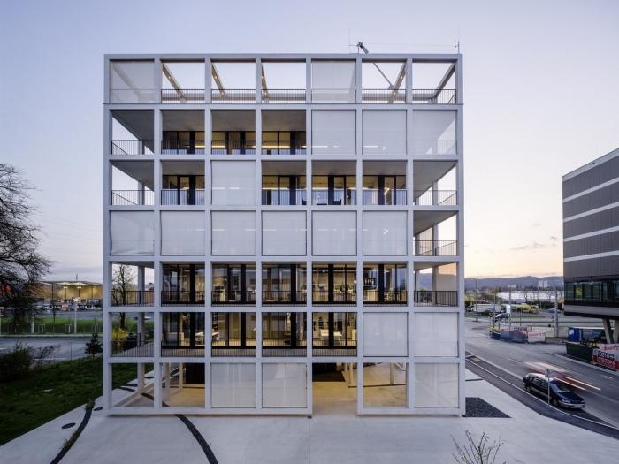 BIM建筑|外方内圆,半遮半掩的透明光影——C&P 公司总部 BIM建筑|外方内圆,半遮半掩的透明光影——C&P 公司总部