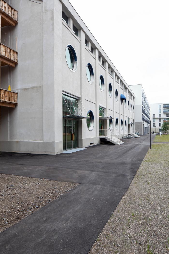 BIM建筑|墙身布满深邃的“眼睛”,废弃谷仓的改造 BIM建筑|墙身布满深邃的“眼睛”,废弃谷仓的改造