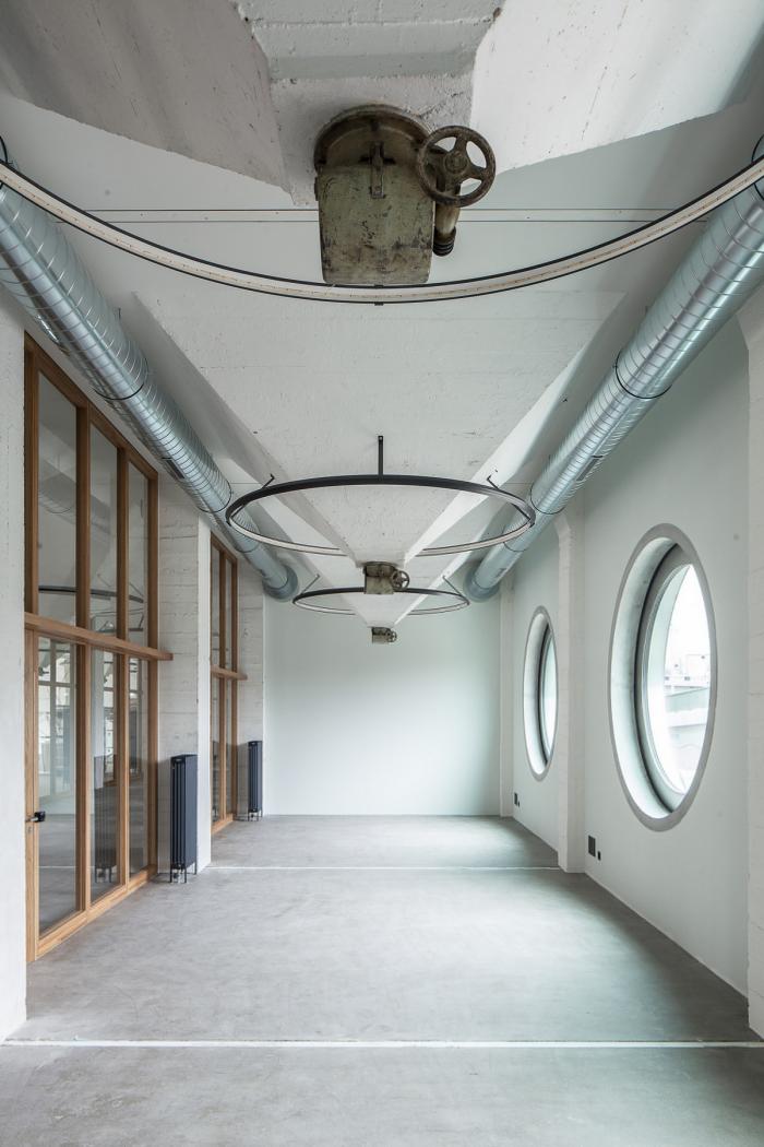 BIM建筑|墙身布满深邃的“眼睛”,废弃谷仓的改造 BIM建筑|墙身布满深邃的“眼睛”,废弃谷仓的改造