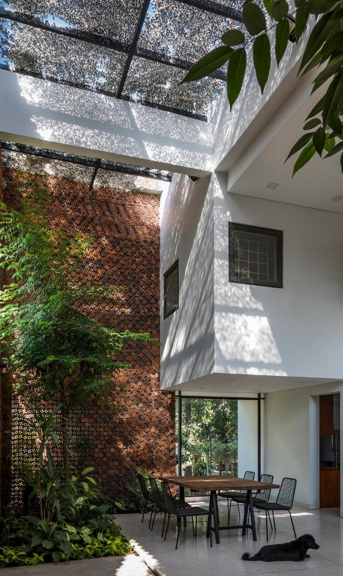 BIM建筑|清风徐来,光影婆娑:越南“自呼吸”墙宅 BIM建筑|清风徐来,光影婆娑:越南“自呼吸”墙宅
