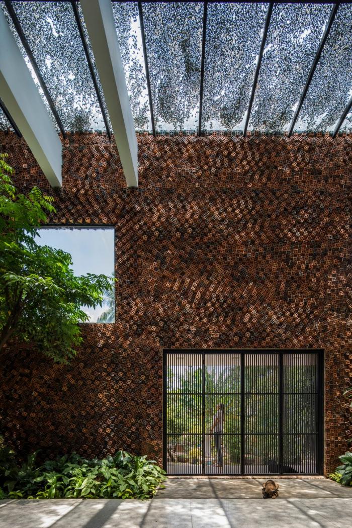 BIM建筑|清风徐来,光影婆娑:越南“自呼吸”墙宅 BIM建筑|清风徐来,光影婆娑:越南“自呼吸”墙宅