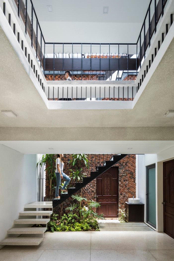 BIM建筑|清风徐来,光影婆娑:越南“自呼吸”墙宅 BIM建筑|清风徐来,光影婆娑:越南“自呼吸”墙宅