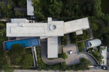 BIM建筑|如风车般堆叠扭转——雨林边缘的住宅-BIM建筑网